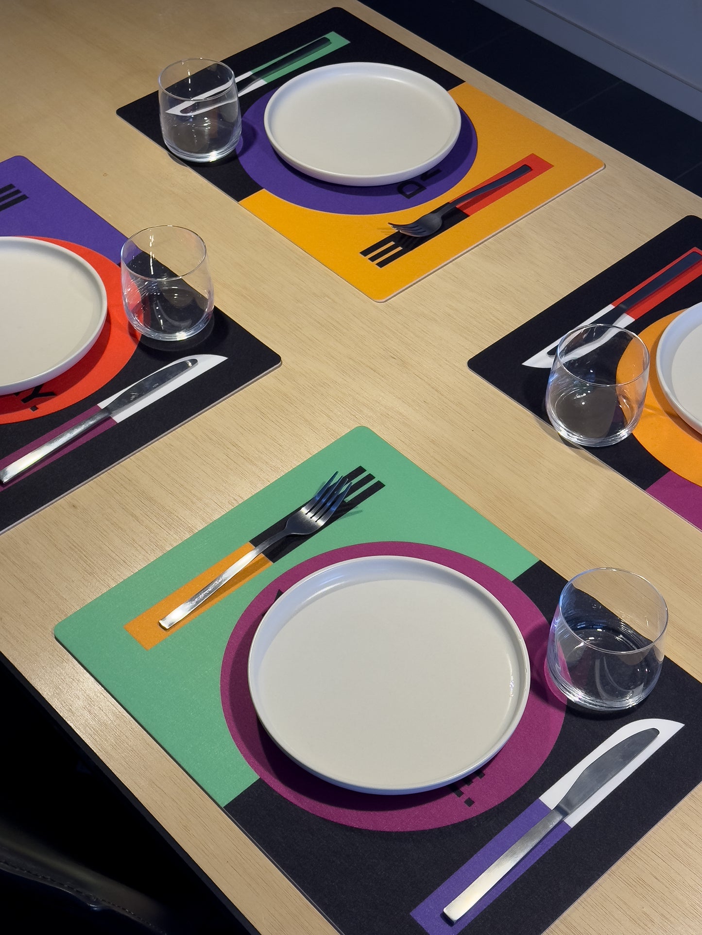 Picoteo Black Placemats (Pack of 4)